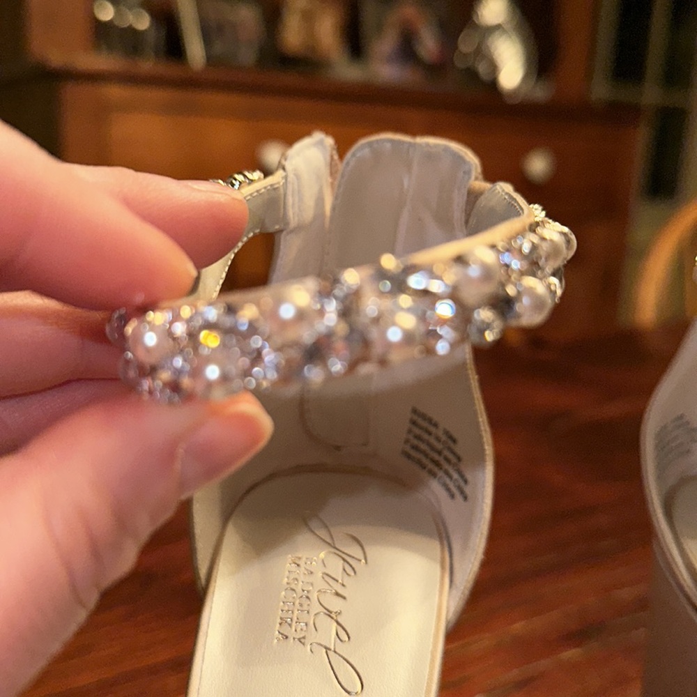 Jewel by Badgley Mischka bridal shoes. - Picture 2 of 7